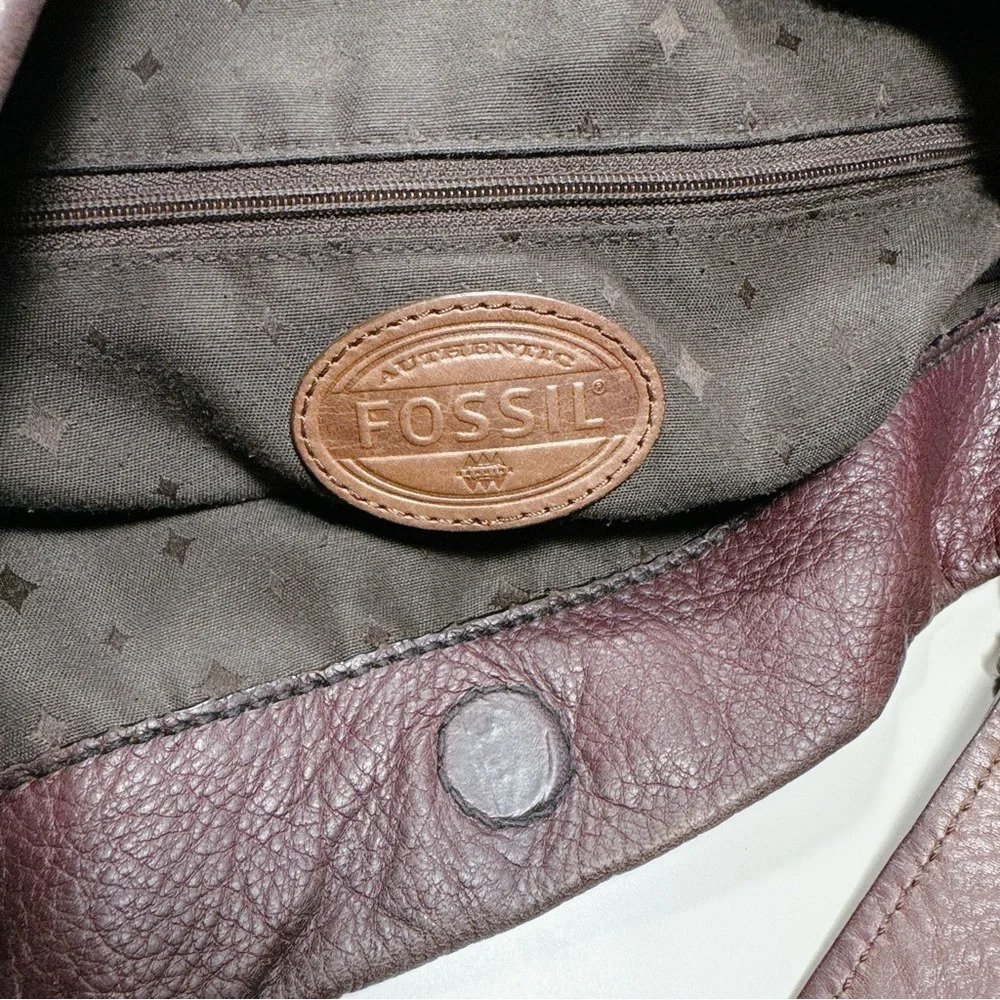 Fossil Women’s Long Live Vintage Leather Explorer Hobo Bag Dark Brown - Picture 12 of 15